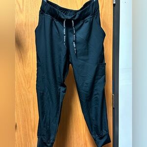 Medcouture Insight. Women’s size small black jogger scrub pant.